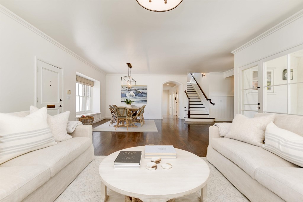 5935 Beaumont Avenue La Jolla, CA 92037 - Photo 2 of 27