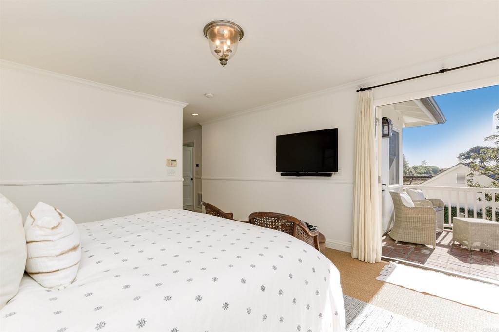 5935 Beaumont Avenue La Jolla, CA 92037 - Photo 12 of 27