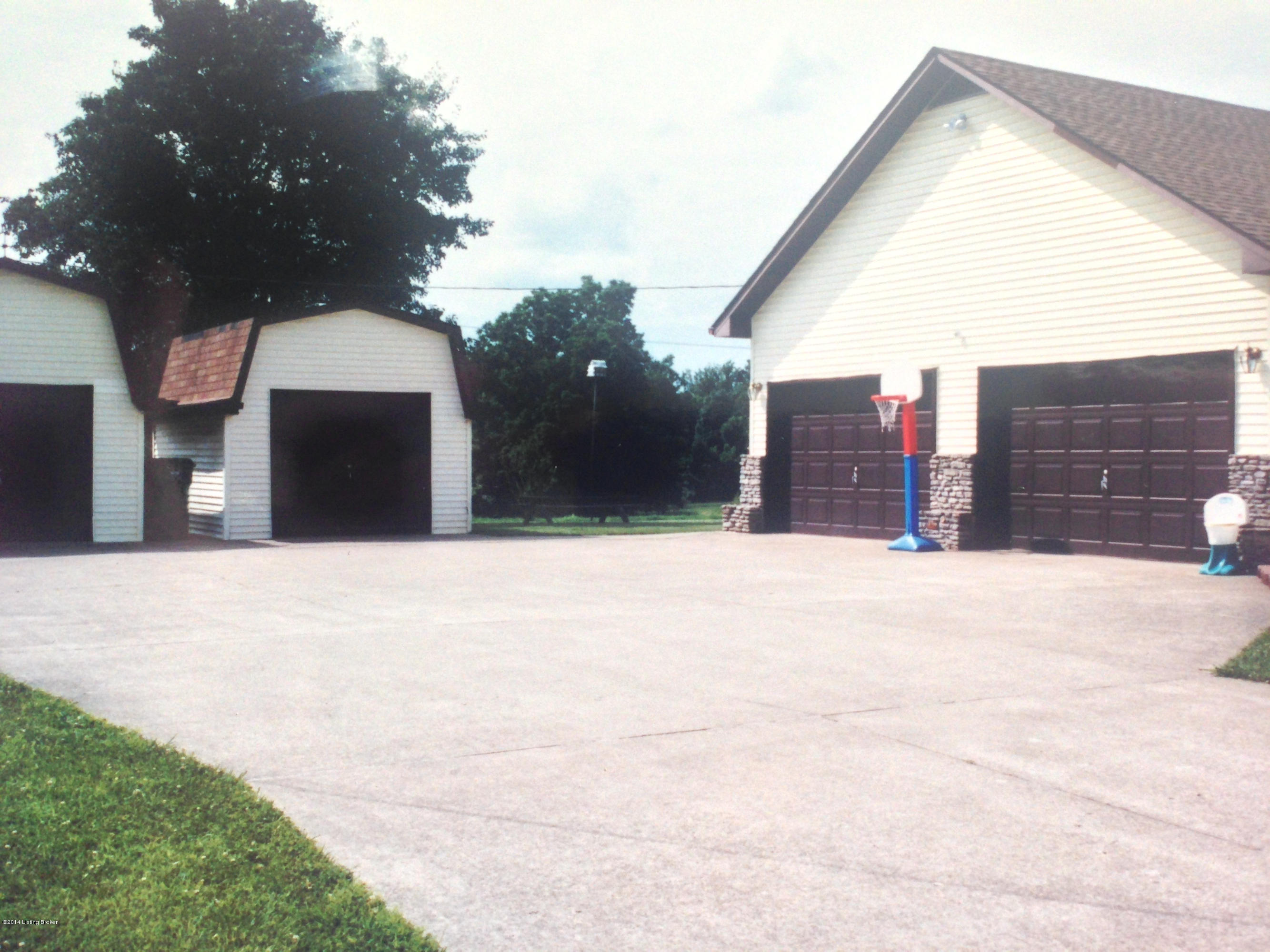 397 Mt Eden Road Shepherdsville, KY 40165 - Photo 28 of 34 Garages