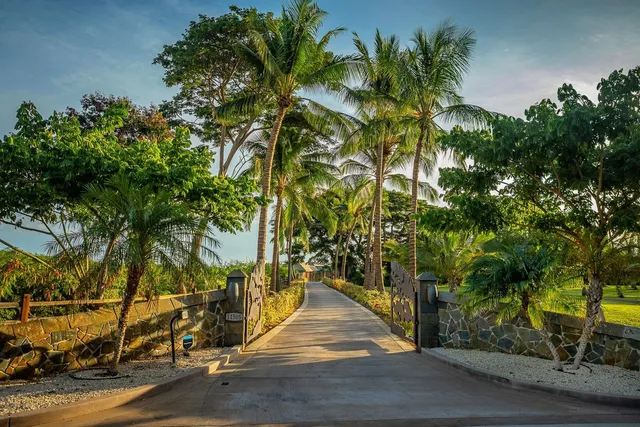 $8,000,000 | 11505 Honoapiilani Highway, Lahaina, HI 96761