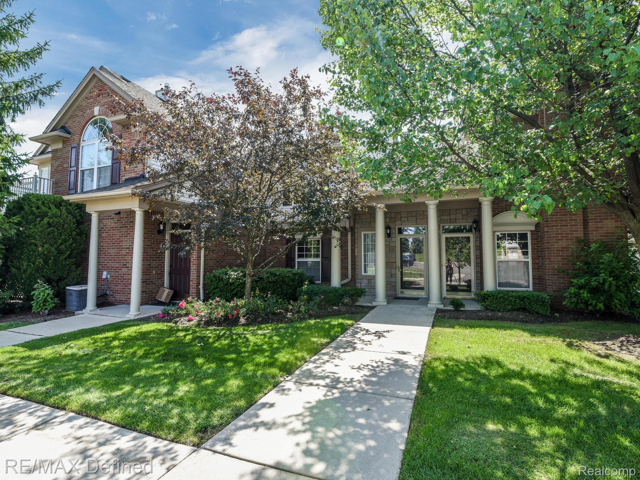 3581 Tremonte Circle Rochester, MI 48306 - Photo 18 of 21 Beautiful private entry!