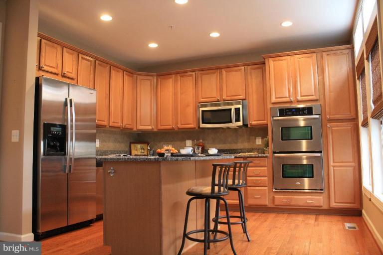 906 West Glebe Road Alexandria, VA 22305 - Photo 10 of 20 Gourmet Kitchen