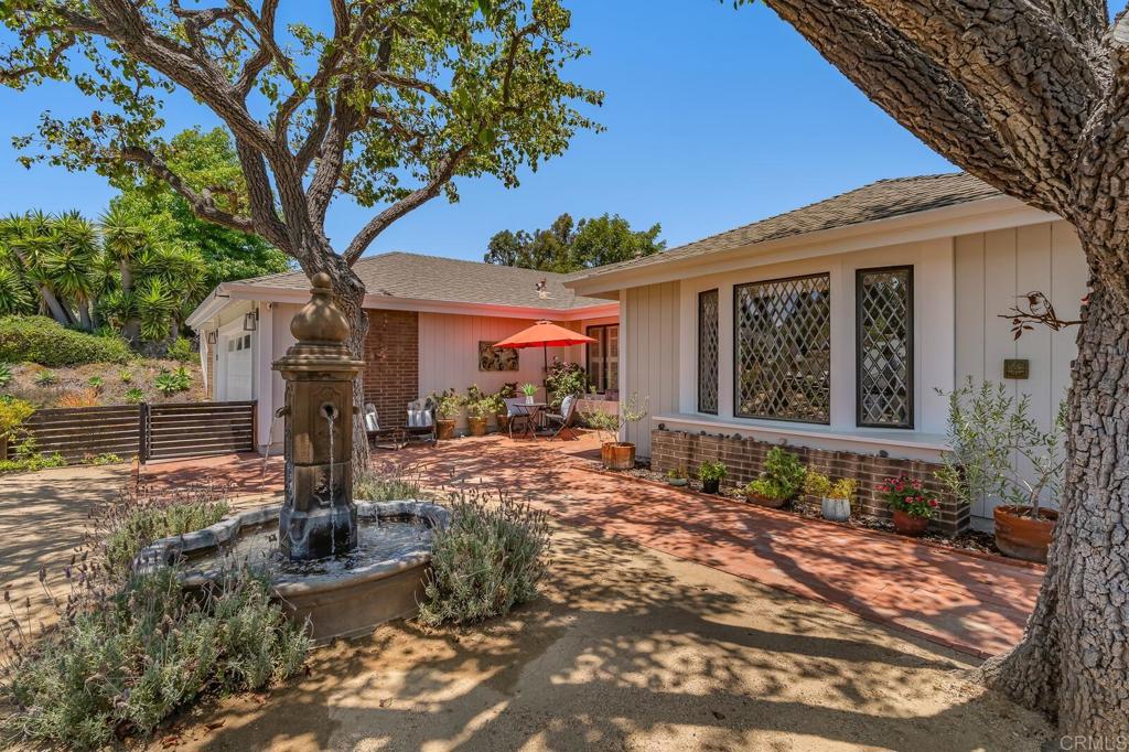 829 Elmview Drive Encinitas, CA 92024 - Photo 5 of 44