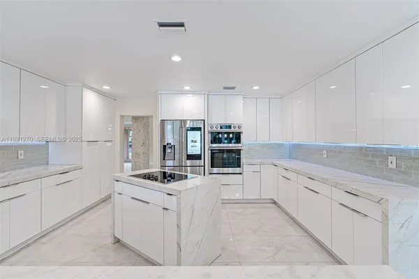 $3,399,900 | 7225 Gleneagle Drive, Miami Lakes, FL 33014