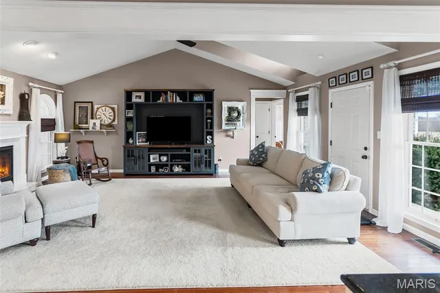 $350,000 | 208 Crawford Creek Road, Kampsville, IL 62053