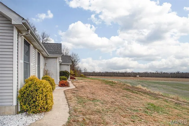 $350,000 | 208 Crawford Creek Road, Kampsville, IL 62053