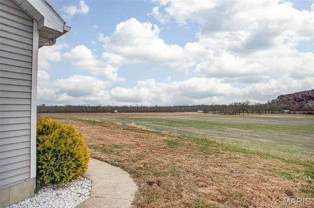 $350,000 | 208 Crawford Creek Road, Kampsville, IL 62053