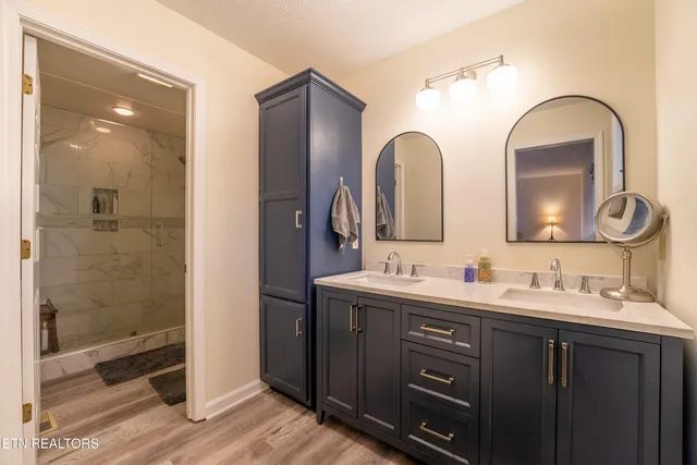 $455,000 | 301 Cheestana Way, Loudon, TN 37774