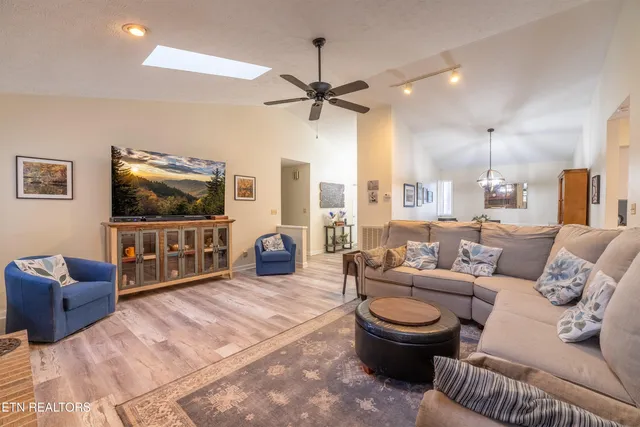 $455,000 | 301 Cheestana Way, Loudon, TN 37774