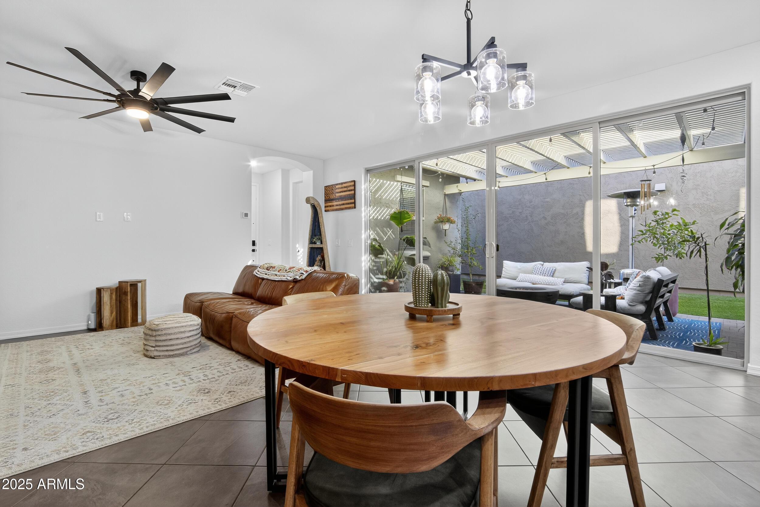 4303 East Jones Street Gilbert, AZ 85295 - Photo 7 of 49 Dining