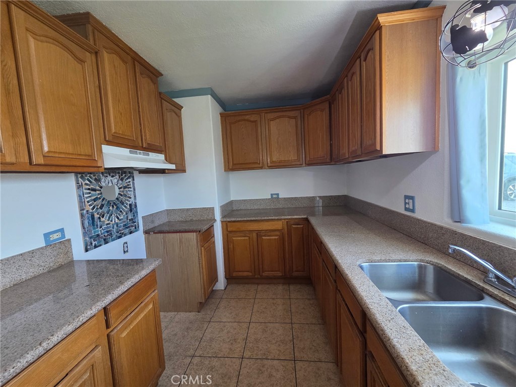 87135 Airport Frontage Road Thermal, CA 92274 - Photo 8 of 21 Front home Kitchen