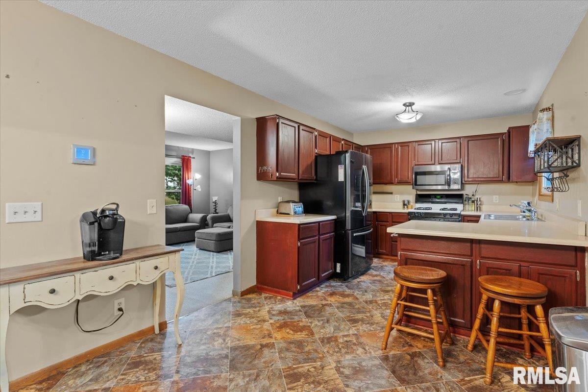 2508 West Harbauer Lane Springfield, IL 62702 - Photo 11 of 39