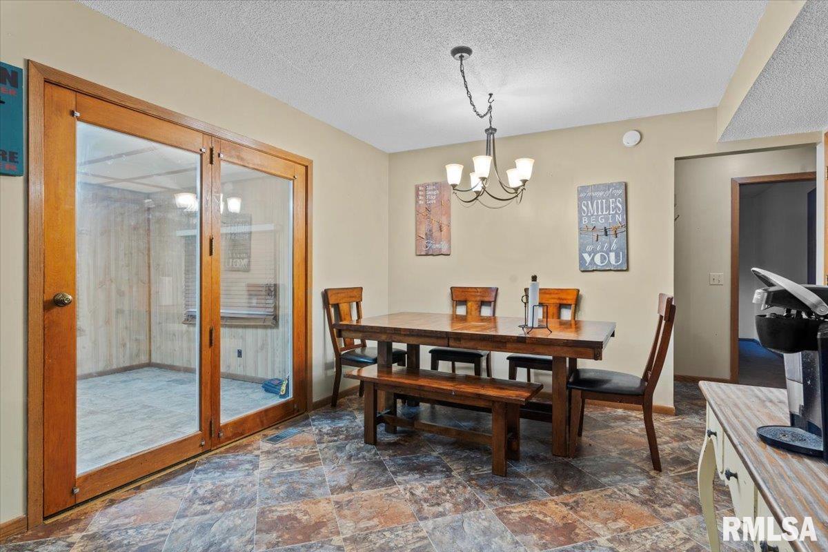 2508 West Harbauer Lane Springfield, IL 62702 - Photo 13 of 39