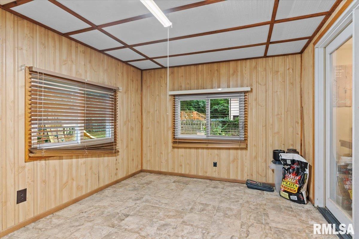 2508 West Harbauer Lane Springfield, IL 62702 - Photo 14 of 39