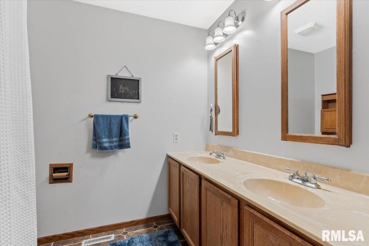 2508 West Harbauer Lane Springfield, IL 62702 - Photo 21 of 39