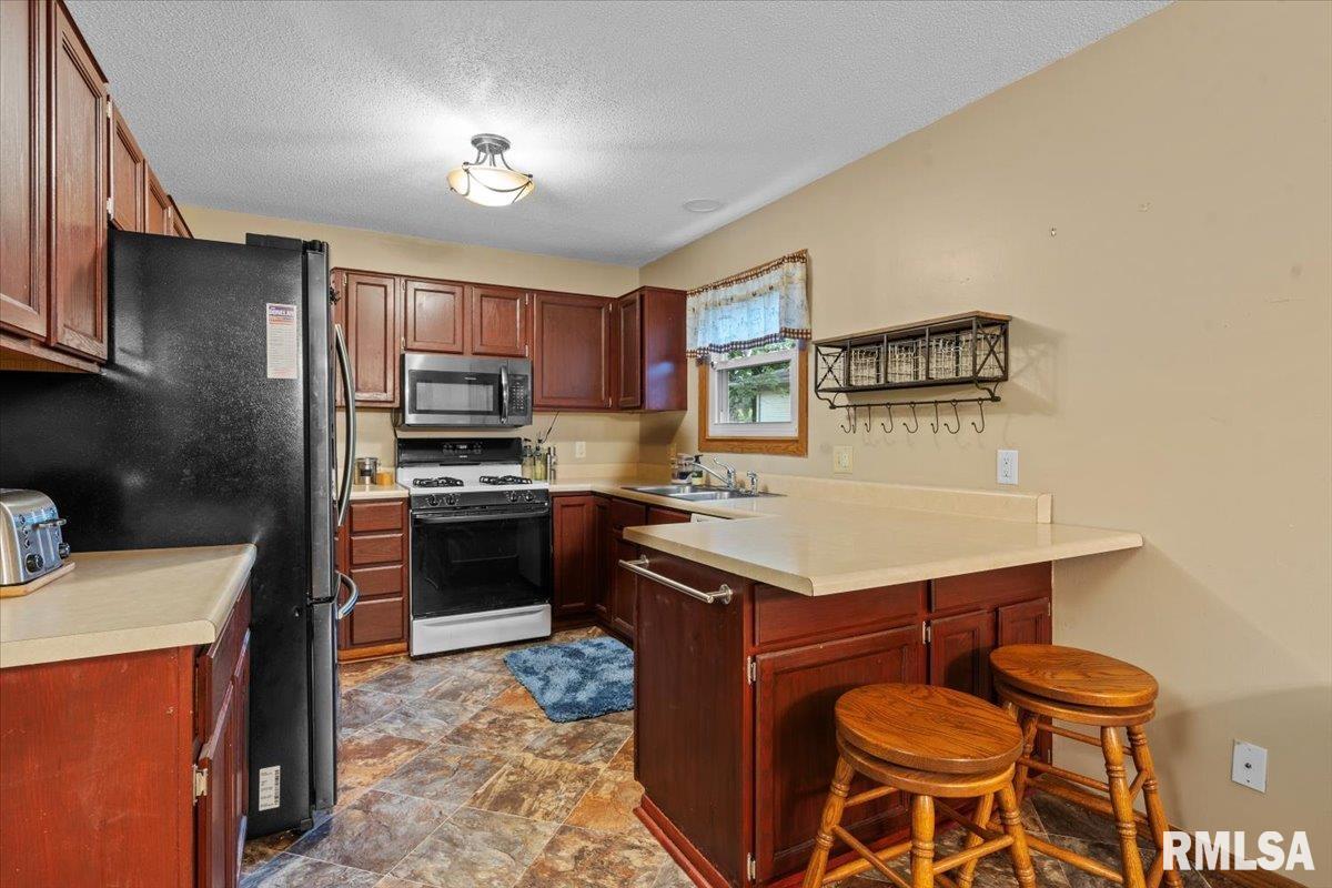 2508 West Harbauer Lane Springfield, IL 62702 - Photo 9 of 39