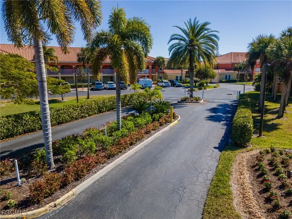 $1,700 | 15989 Mandolin Bay Drive, Unit 204, Fort Myers, FL 33908