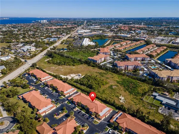 $1,700 | 15989 Mandolin Bay Drive, Unit 204, Fort Myers, FL 33908