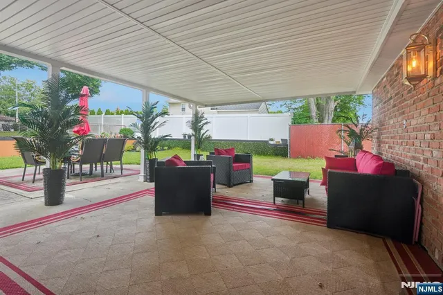 $575,000 | 20 Leonard Terrace, Wayne, NJ 07470