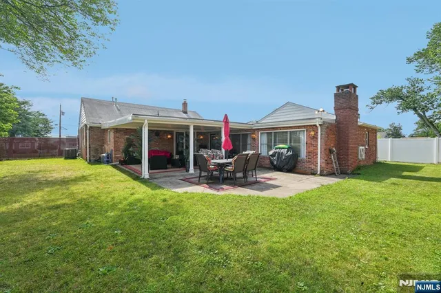 $575,000 | 20 Leonard Terrace, Wayne, NJ 07470