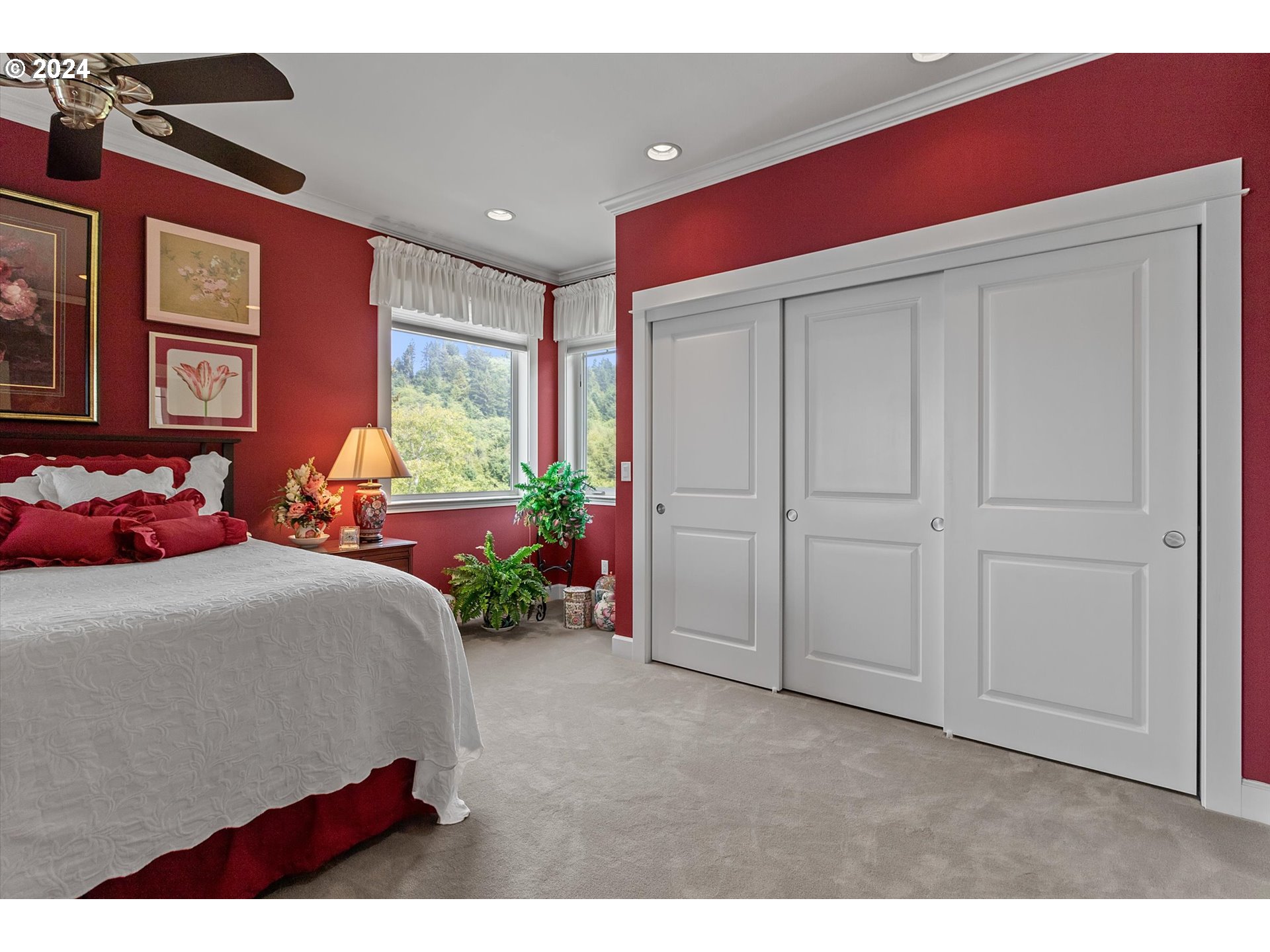 50040 South Beach Road Neskowin, OR 97149 - Photo 40 of 46 a very nice looking room with a bed