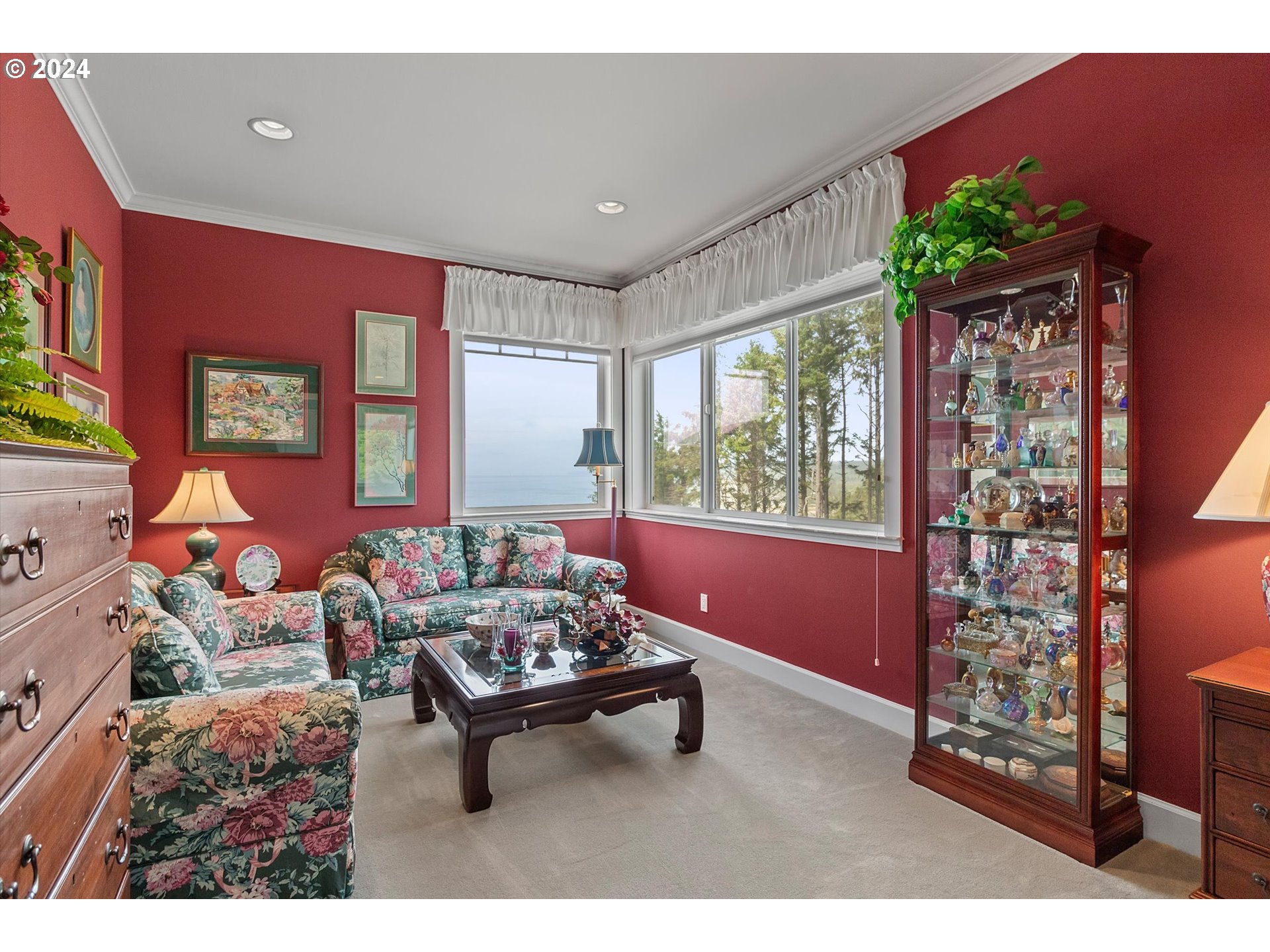 50040 South Beach Road Neskowin, OR 97149 - Photo 42 of 46 a living room with furniture and a potted plant