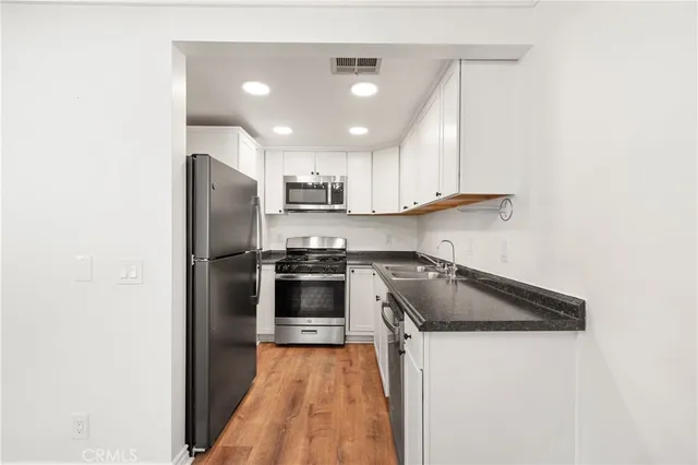 $545,000 | 1346 East Hillcrest Drive, Unit 49, Thousand Oaks, CA 91362