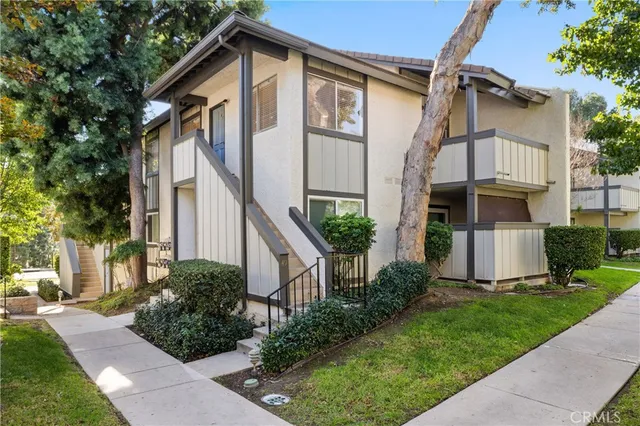 $545,000 | 1346 East Hillcrest Drive, Unit 49, Thousand Oaks, CA 91362