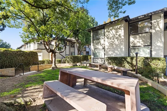 $545,000 | 1346 East Hillcrest Drive, Unit 49, Thousand Oaks, CA 91362