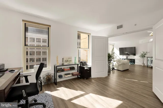 $869,900 | 915 E Street Northwest, Unit 815, Washington, DC 20004