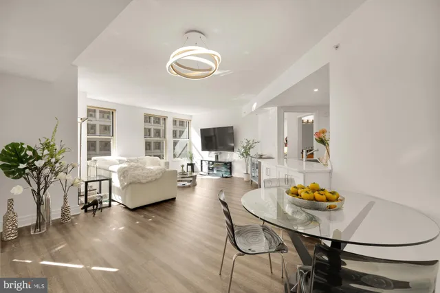 $869,900 | 915 E Street Northwest, Unit 815, Washington, DC 20004