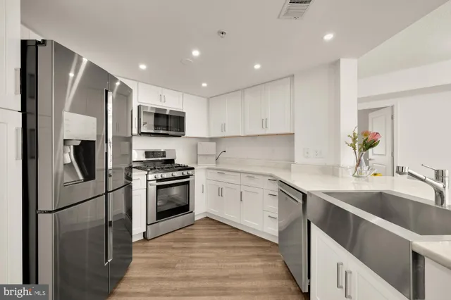 $869,900 | 915 E Street Northwest, Unit 815, Washington, DC 20004