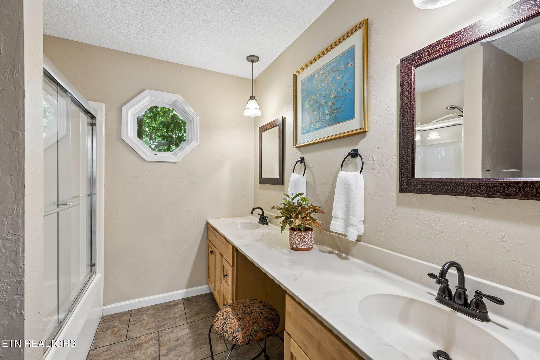 10033 Bluegrass Road Knoxville, TN 37922 - Photo 14 of 41 Double Vanities