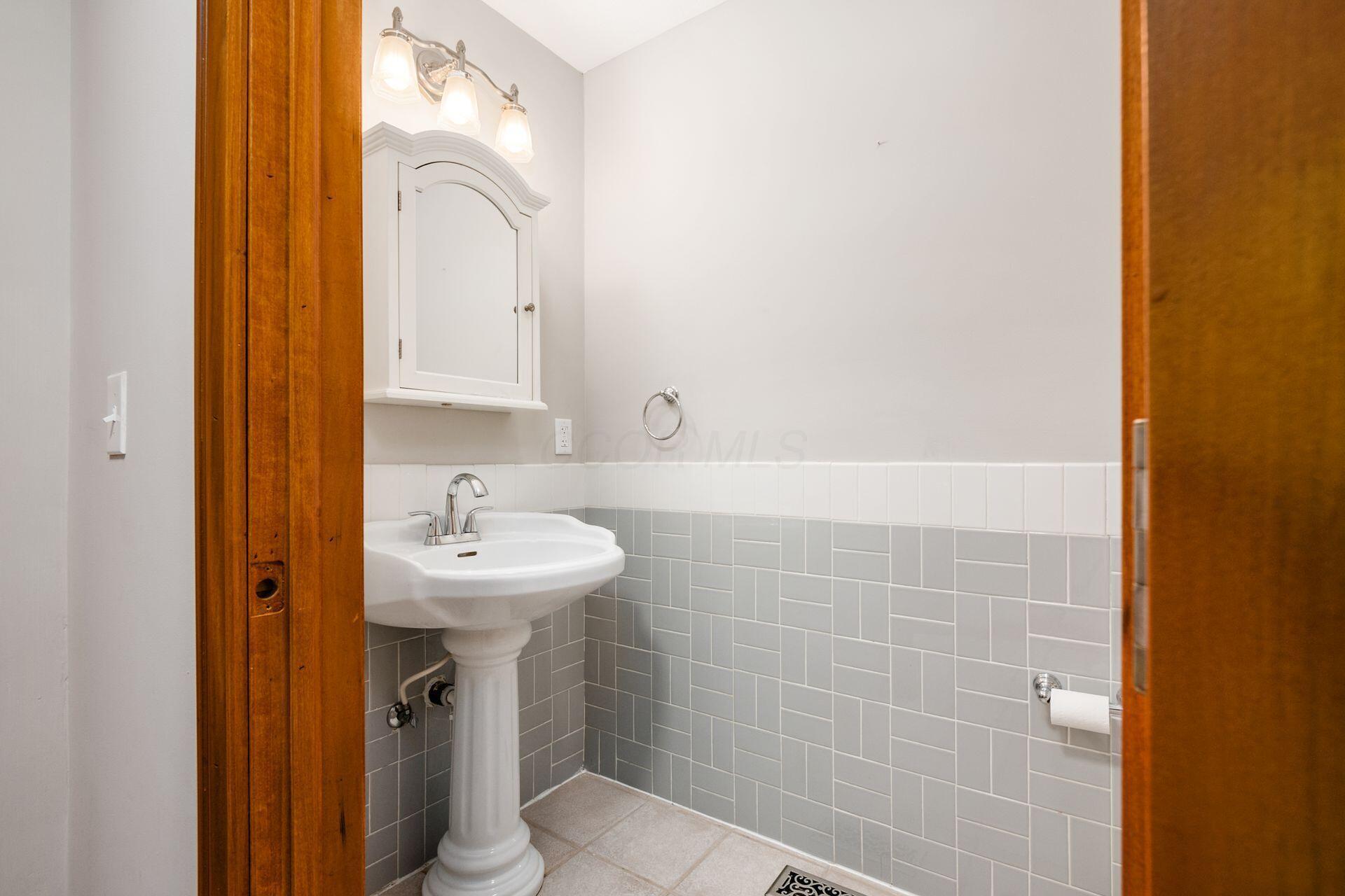 277 Cherrington Road Westerville, OH 43081 - Photo 12 of 60 12 Half Bath