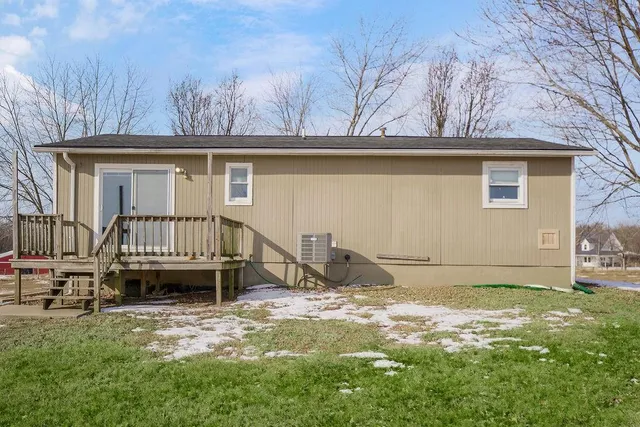 $300,000 | 24723 South Old Drum Road, Garden City, MO 64747