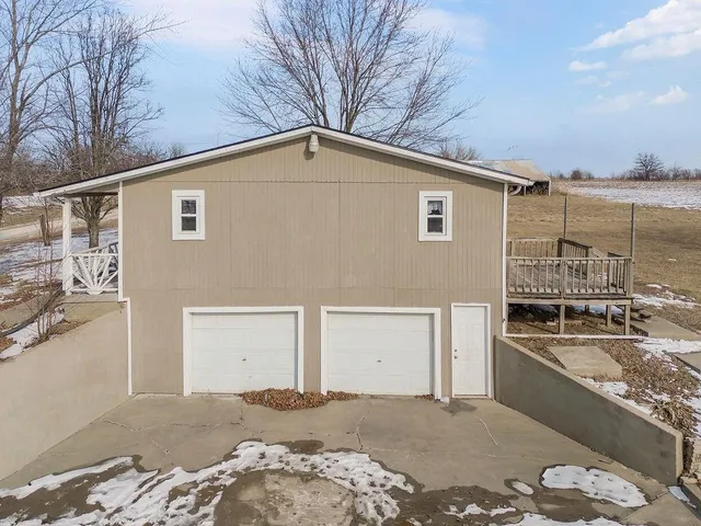 $300,000 | 24723 South Old Drum Road, Garden City, MO 64747