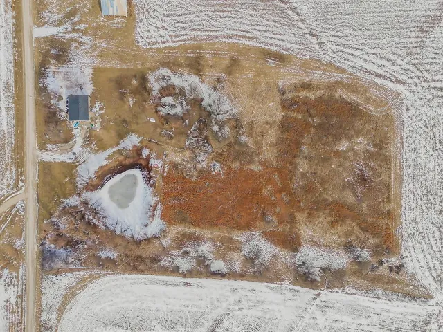 $300,000 | 24723 South Old Drum Road, Garden City, MO 64747