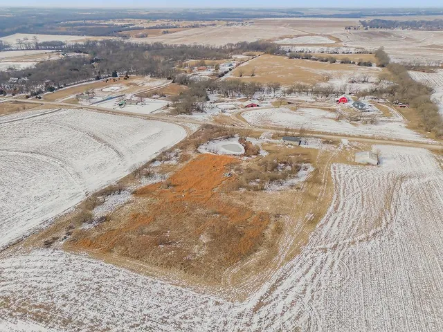 $300,000 | 24723 South Old Drum Road, Garden City, MO 64747