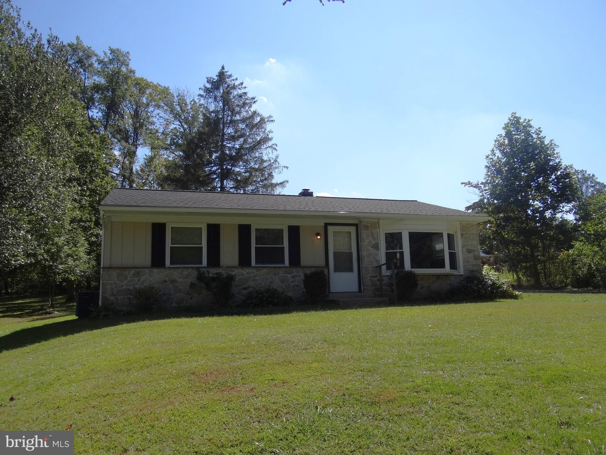 34 New Road Elverson, PA 19520 - Photo 3 of 22