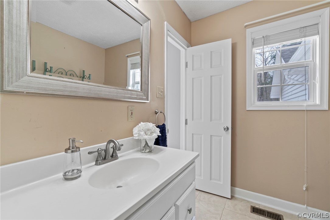 2558 Cabin Point Road Spring Grove, VA 23881 - Photo 11 of 40 Gallery Image 11