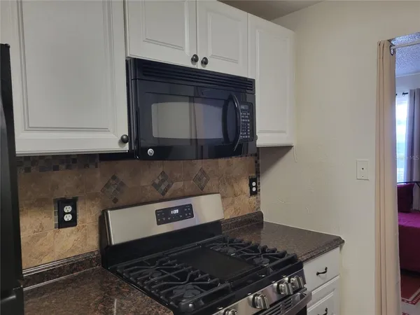 $90,000 | 10038 62nd Avenue North, Unit 11, St. Petersburg, FL 33708