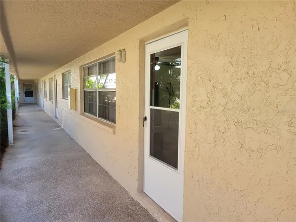 $90,000 | 10038 62nd Avenue North, Unit 11, St. Petersburg, FL 33708