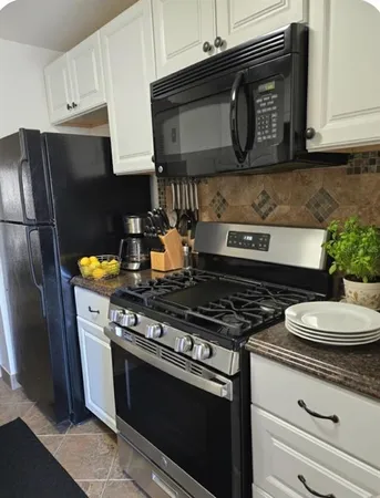 $90,000 | 10038 62nd Avenue North, Unit 11, St. Petersburg, FL 33708