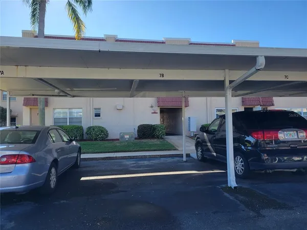 $90,000 | 10038 62nd Avenue North, Unit 11, St. Petersburg, FL 33708