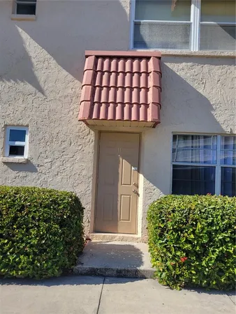 $90,000 | 10038 62nd Avenue North, Unit 11, St. Petersburg, FL 33708