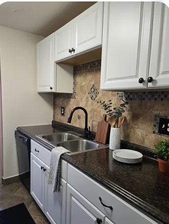 $90,000 | 10038 62nd Avenue North, Unit 11, St. Petersburg, FL 33708