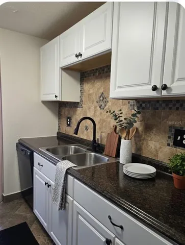 $110,000 | 10038 62nd Avenue North, Unit 11, St. Petersburg, FL 33708