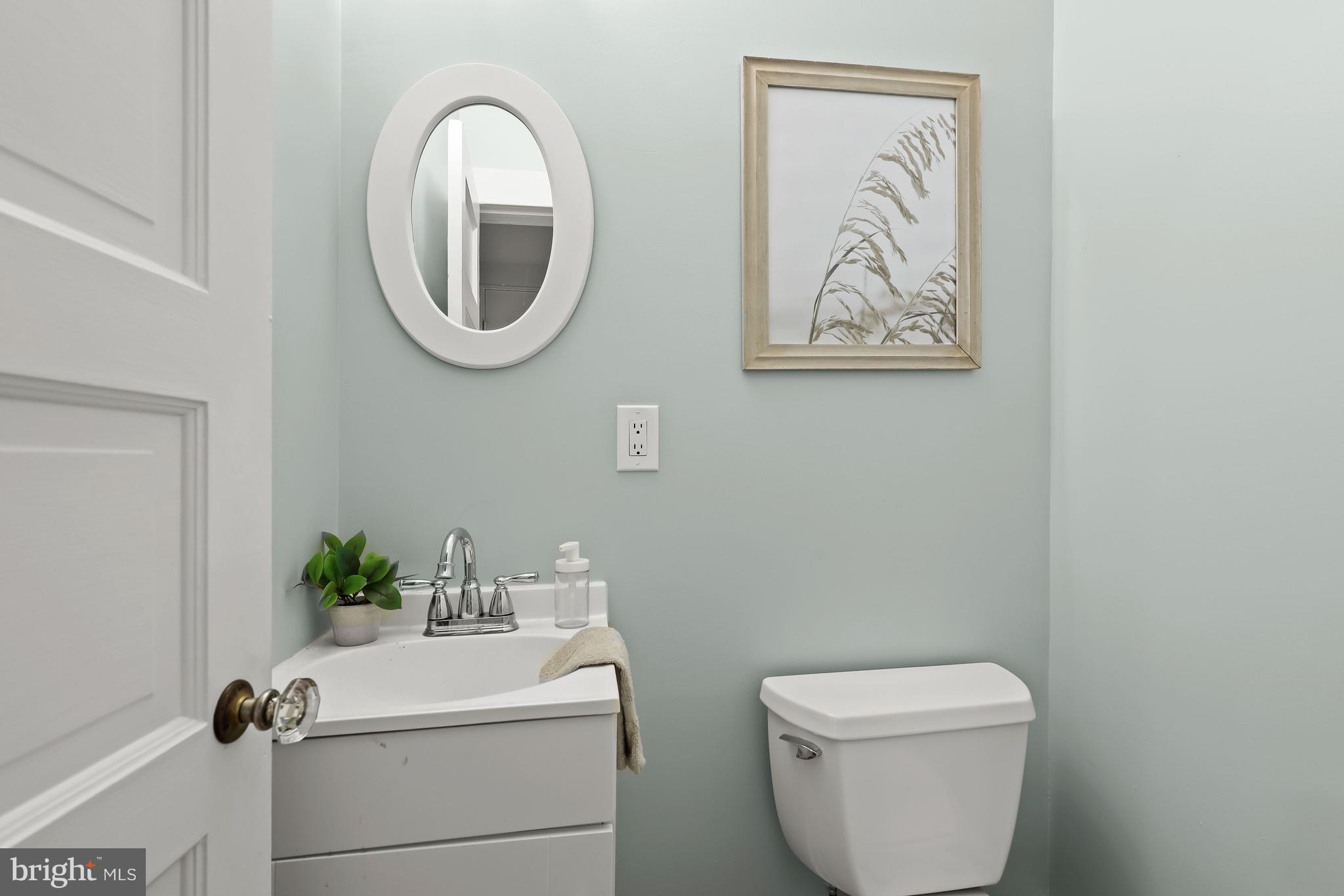 116 Mallow Hill Road Baltimore, MD 21229 - Photo 18 of 37 Powder Room