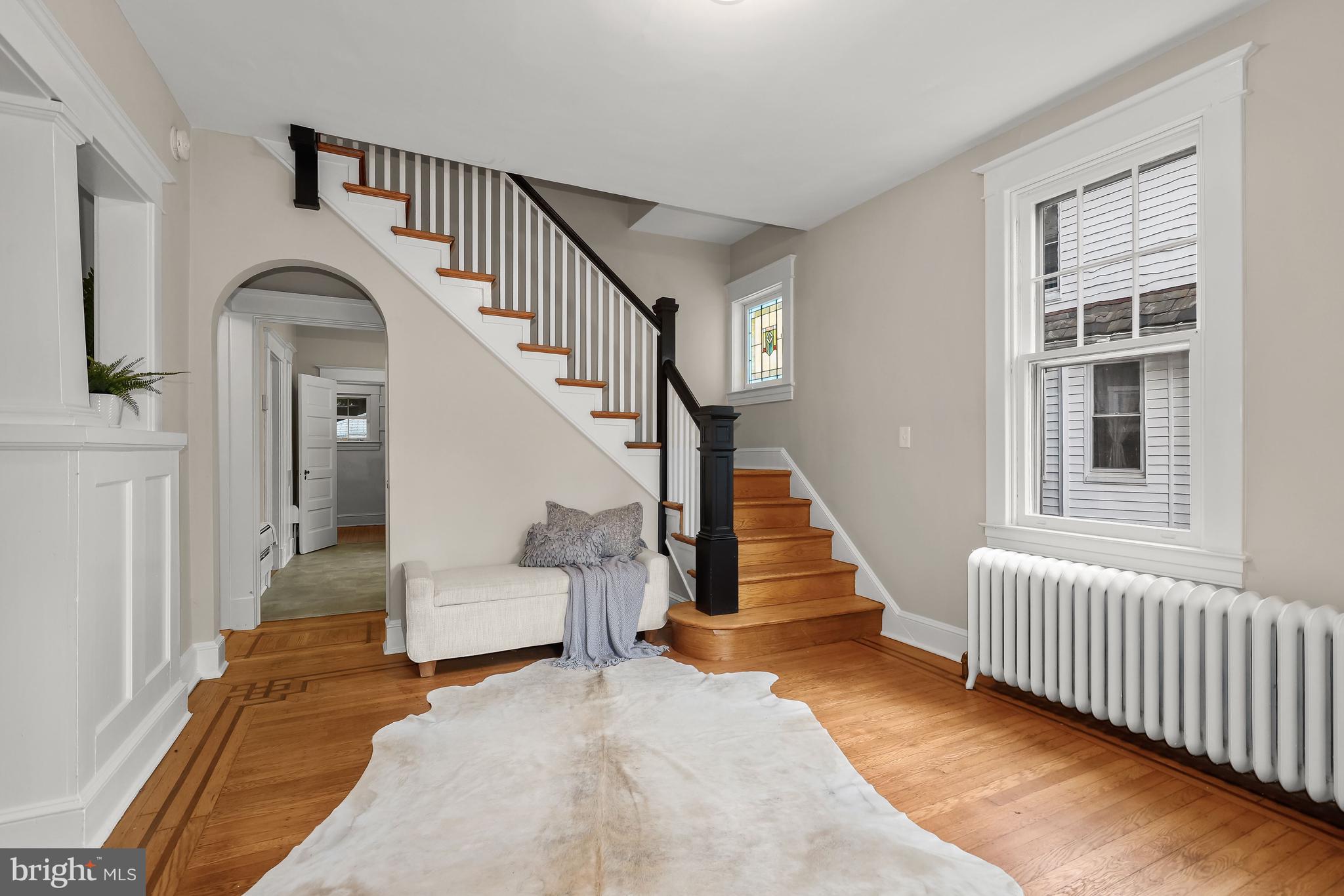 116 Mallow Hill Road Baltimore, MD 21229 - Photo 3 of 37 Foyer