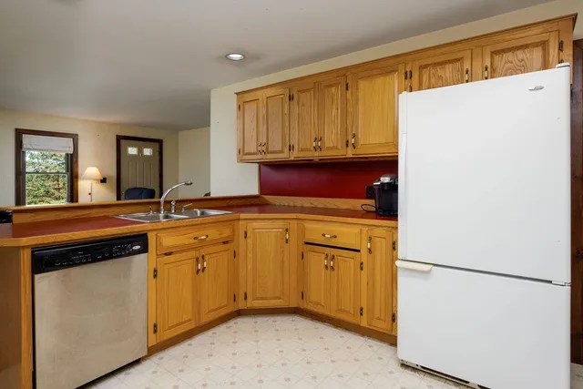 $998,000 | 262 Dartmouth College Highway, Lebanon, NH 03766